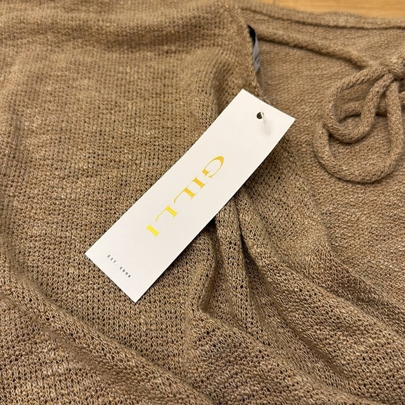 GILLI ⭐️ twist  back top - Picture 3 of 4